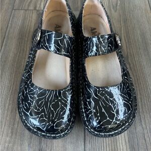 Alegria Women’s Mary Jane Crackle Paloma EUR 35 Women’s 4.5 - 5